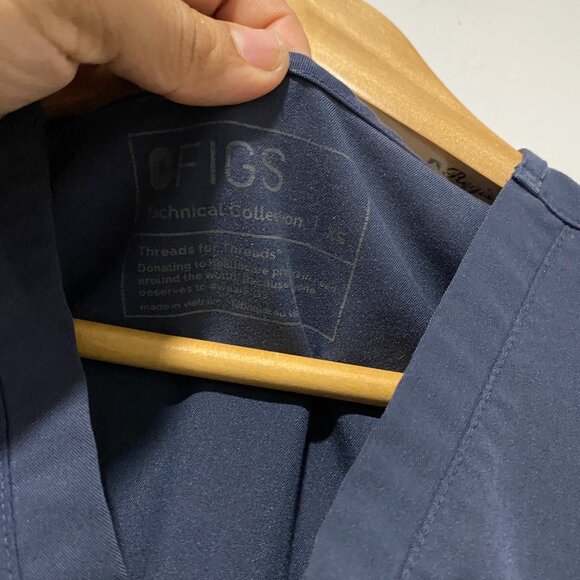 FIGS Catarina Core scrub one pocket scrub top Navy XS - Picture 4 of 5